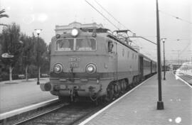 Locomotora eléctrica 276-069-2 (Ex 7669) en la estación de Vilanova i la Geltrú, con motivo del t...