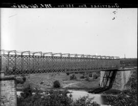 Puente de Guarrizas III, de dos tramos, en el km 285,058 de la línea de Manzanares a Córdoba, den...