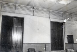 Paso de líneas de alumbrado en las dependencias de las oficinas de la estación de Valencia - Norte