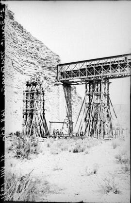 Reconstrucción del viaducto Matarraña IV, situado en el km 148,850 de la línea de Zaragoza a Barc...