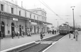 Locomotora eléctrica 276-069-2 (Ex 7669) en la estación de Vilanova i la Geltrú, con motivo del t...