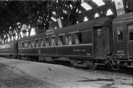 Coche cama 3620 de la Compañía Internacional Wagons Lits formando parte de una composición de la ...