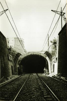 TÍTULO DEL ÁLBUM : Parte semestral de obras / Red Nacional de los Ferrocarriles Españoles. Vía y ...