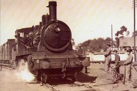 Locomotora de vapor de Andaluces, guardias civiles y guardagujas