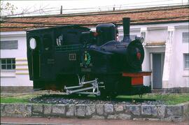 Locomotora de vapor tipo 020 T nº 19 del Servicio Militar de Ferrocarriles para vía estrecha en u...