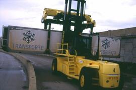Transporte de contenedores en la Bahía de Cádiz