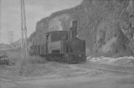 Locomotora de vapor nº3, de rodaje 0-3-1-T, recorriendo la vía de la línea del Ferrocarril de San...